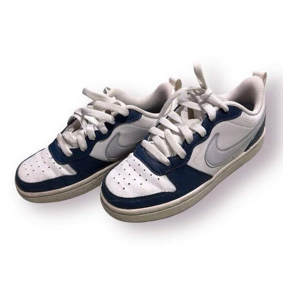 Nike Court Borough Low 2 (GS)‎ White/Navy Sz 3.5Y BQ5448 107 - Picture 1 of 8